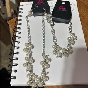 NWT Paparazzi Silver & White Pearl Necklace and Bracelet Set W/matching earrings